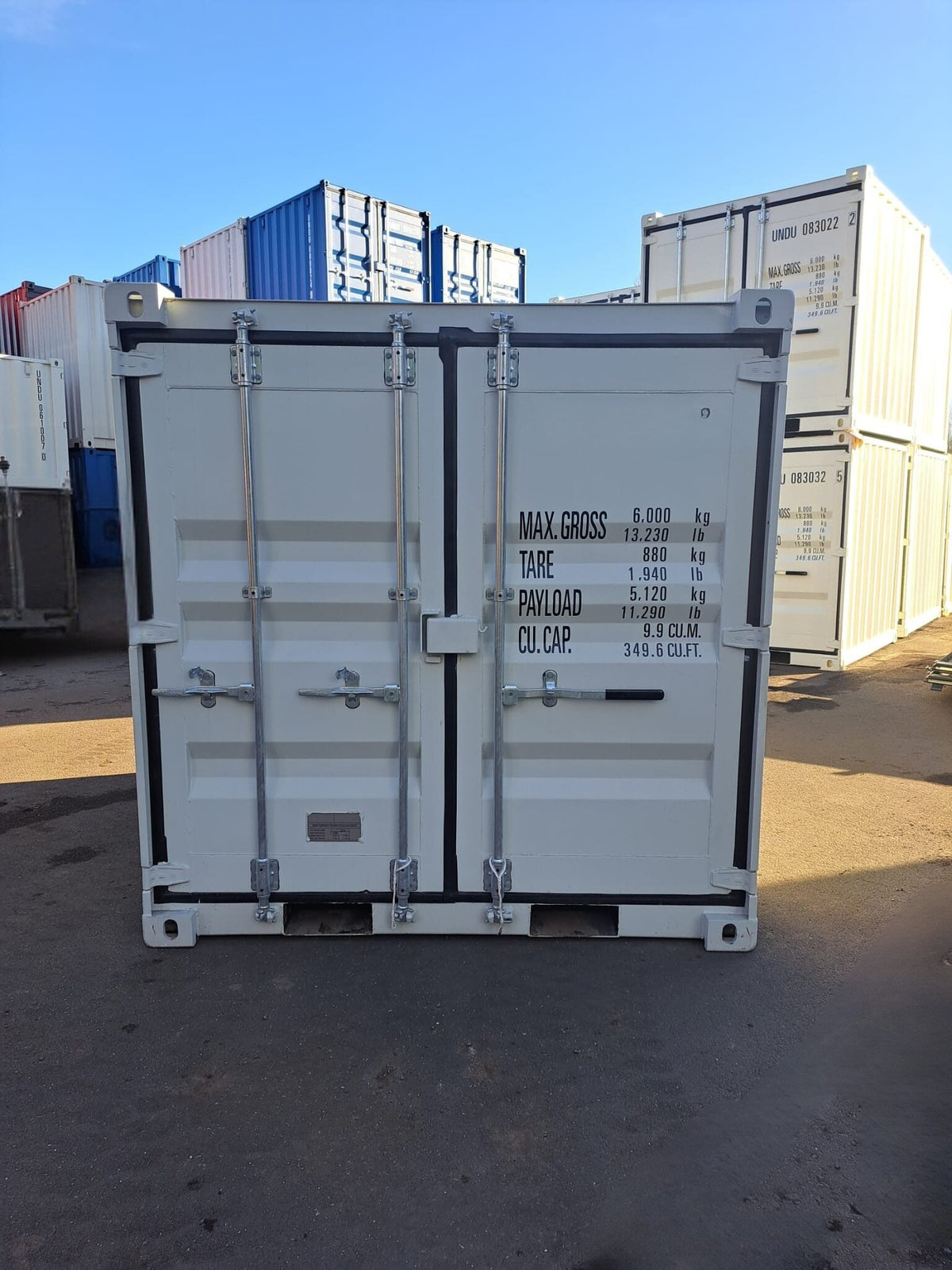 8 Fuss Materialcontainer Innenansicht